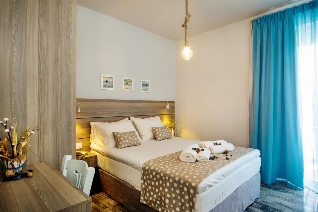 Beachside Apartment In Plakias Centre! Eksteriør billede
